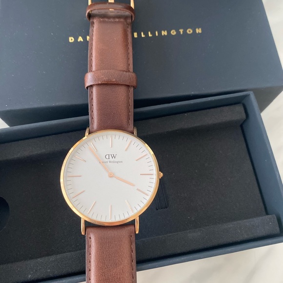 DW Watch ✨ - Picture 2 of 6